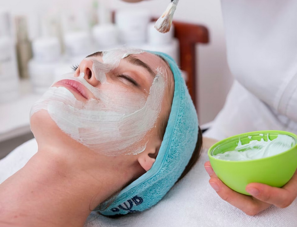 Kosmetologin ja kauneushoitolan ajanvarausjärjestelmä - Hallinnoija